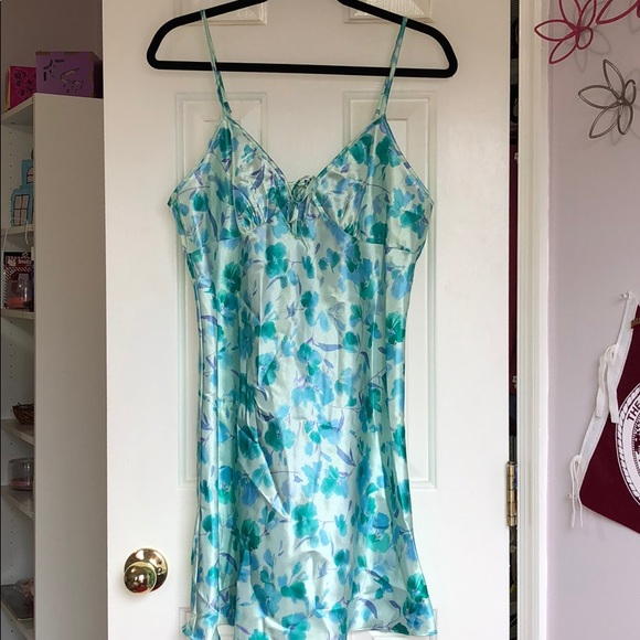 Warner's Other - Chemise nightgown slip floral pattern size L